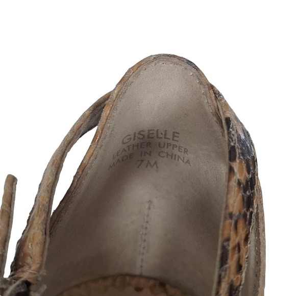 Tahari Giselle Peep Toe Heeled Sandals animal Snake print size 7 - Picture 6 of 9